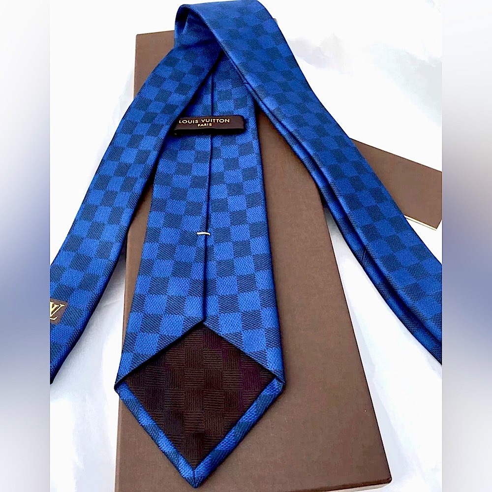 🎁LV HOLIDAY 26’🎁💯LOUIS VUITTON DAMIER KNIGHT BLUE SPECIAL LIMITED EDITION TIE🔥🎁 - Picture 8 of 13